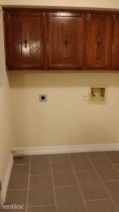 Main picture of 8102 Amelia Rd