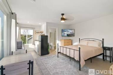 Main picture of 2481 Bradley St