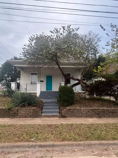 Main picture of 1334 W State St