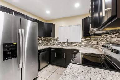 Main picture of 7901 NW 33rd St