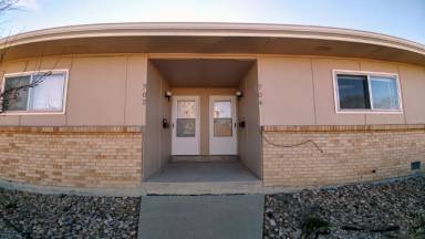 Main picture of 702 W Geneseo St