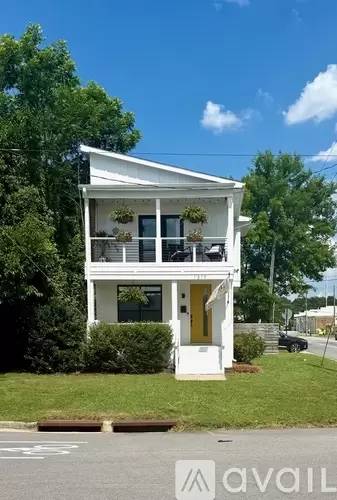 Main picture of 1317 S Person St