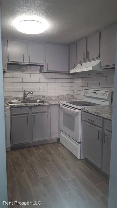 Main picture of 4403 S Semoran Blvd