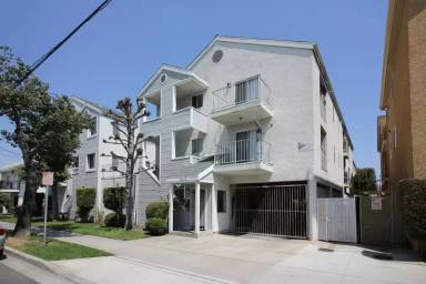 Main picture of 318 Cherry-DK APTS LLC - 202