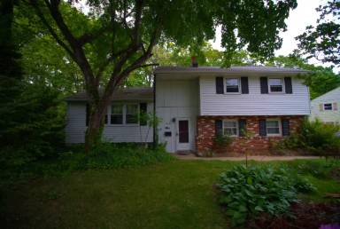 Main picture of 932 N Main St