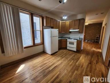 Main picture of 2048 N Western Ave