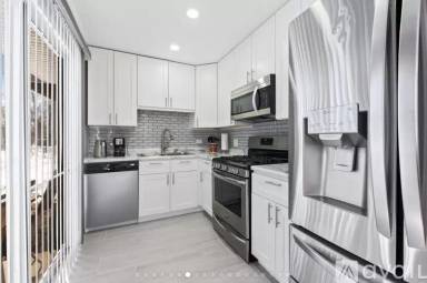 Main picture of 96 Gant Cir