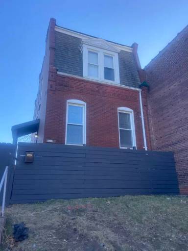 Main picture of 3030 Chippewa St