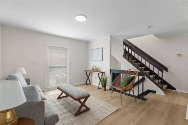 Main picture of 1007 Lami St