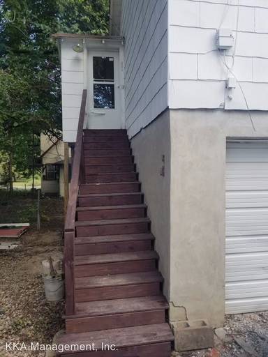 Main picture of 919 1/2 S Seneca Ave