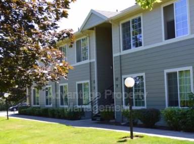 Main picture of 739 Jackson St W