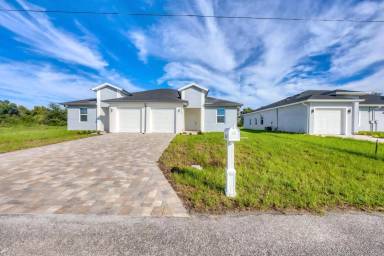 Main picture of 8594 Dinnano St