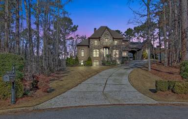 Main picture of 190 Victoria Dr