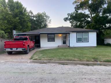 Main picture of 1242 W Water St