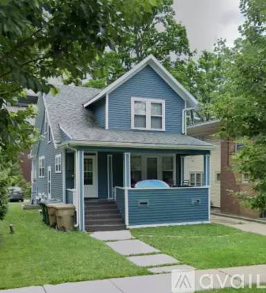 Main picture of 109 Lathrop St