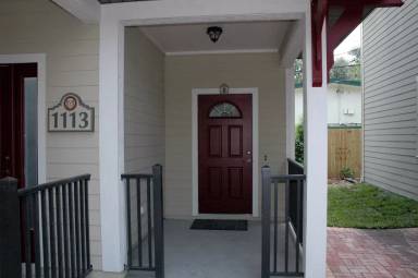 Main picture of 1113 SW 6th Ave