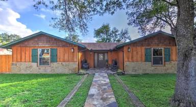 Main picture of 306 E Klein Rd