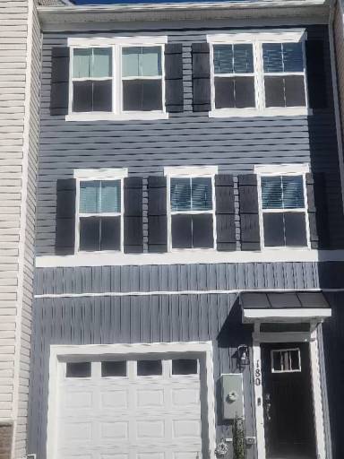 Main picture of 180 Munsee Cir