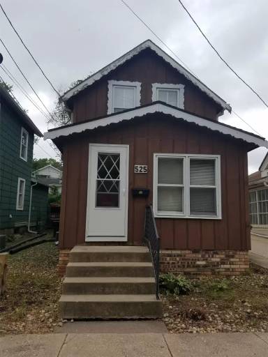 Main picture of 525 W Addison St