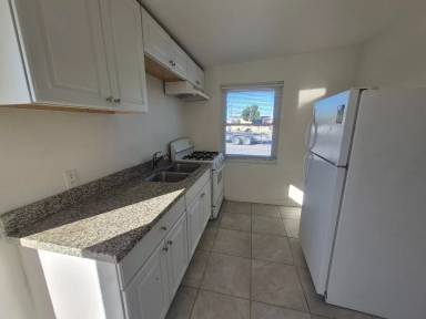 Main picture of 2361 S Walnut Ave