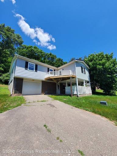 Main picture of 633 Knob Mountain Rd