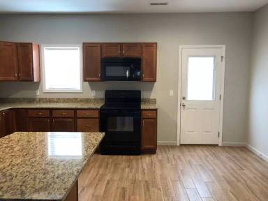 Main picture of 1407 Poplar St