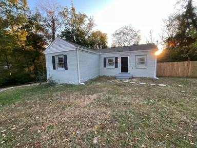 Main picture of 203 W Marthona Rd