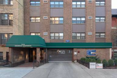 Main picture of 555 W Arlington Apartments