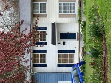Main picture of 18 Warren Pl