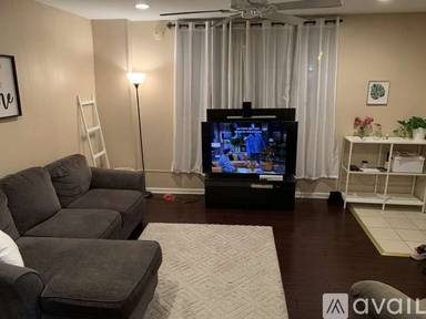 Main picture of 2601 S Percy St
