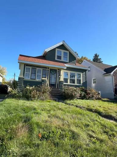 Main picture of 15 Clayton Pl