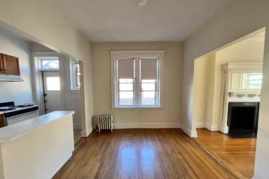 Main picture of 1788 Beacon St