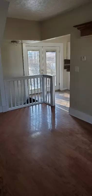 Main picture of 656 Lakeside Ave