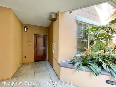 Main picture of 588 Main St