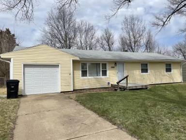 Main picture of 1220 SW 31st Ter