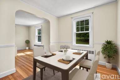 Main picture of 126 Warren St
