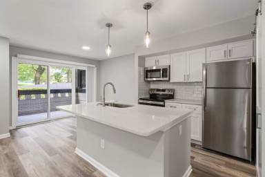 Main picture of 1721 E 7th St