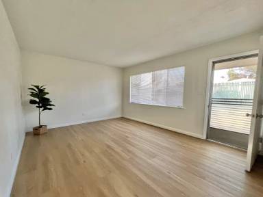 Main picture of 3480 Harris St