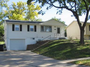 Main picture of 3017 S 115th Ave