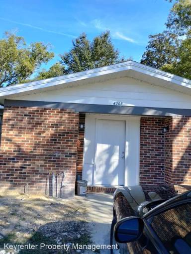 Main picture of 4305 Bessie Cir W