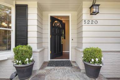 Main picture of 5220 SW Richenberg Ct