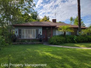 Main picture of 736 S Prospect St