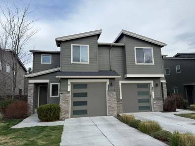 Main picture of 736 NE Vail Ln