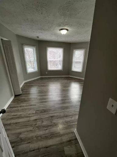 Main picture of 3004 Woodbridge Ave