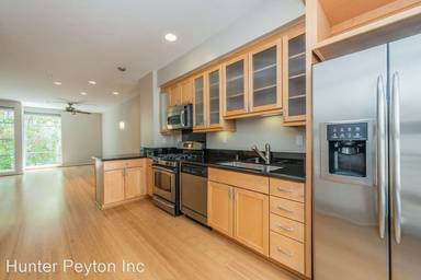 Main picture of 1336 Powell St