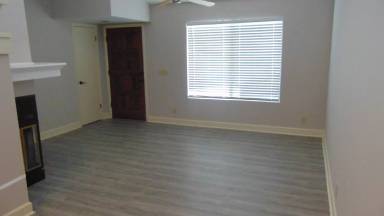 Main picture of 2151 Resort Way N