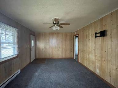 Main picture of 301 E 26th St
