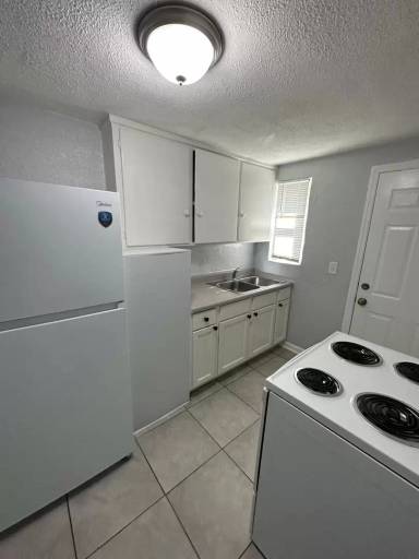Main picture of 2120 Brooklyn Rd