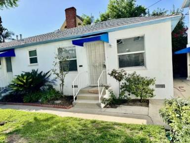 Main picture of 222 N Screenland Dr
