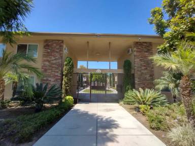 Main picture of 8715 Magnolia Ave